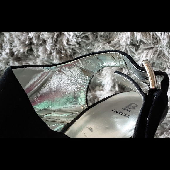 LIKE NEW! Platform sandals. **SOLD ON MERCARI** - Picture 7 of 7